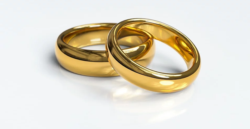 Почему браков стало больше, а разводов — меньше